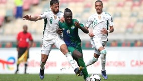 摆大巴击败费耶诺德，阿贾克斯主帅：我很卑鄙（摆大巴制胜费耶诺德，阿贾克斯主帅自嘲：确实有些不光彩）