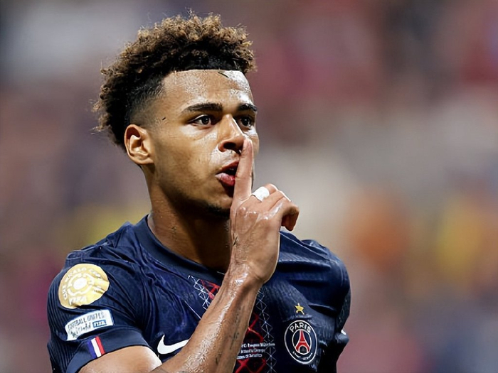 伤愈复出，卡瓦尼时隔两个月再次代表博卡出场并打进一粒点球（复出即破门：卡瓦尼两月后重返博卡并点射建功）