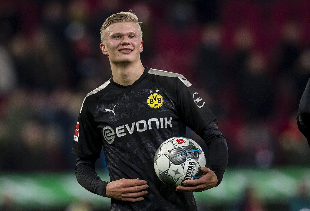 记者：阿隆索与多名皇马球员沟通过，表示愿意调整战术风格（记者：阿隆索已与多位皇马球员交流，愿调整战术打法）