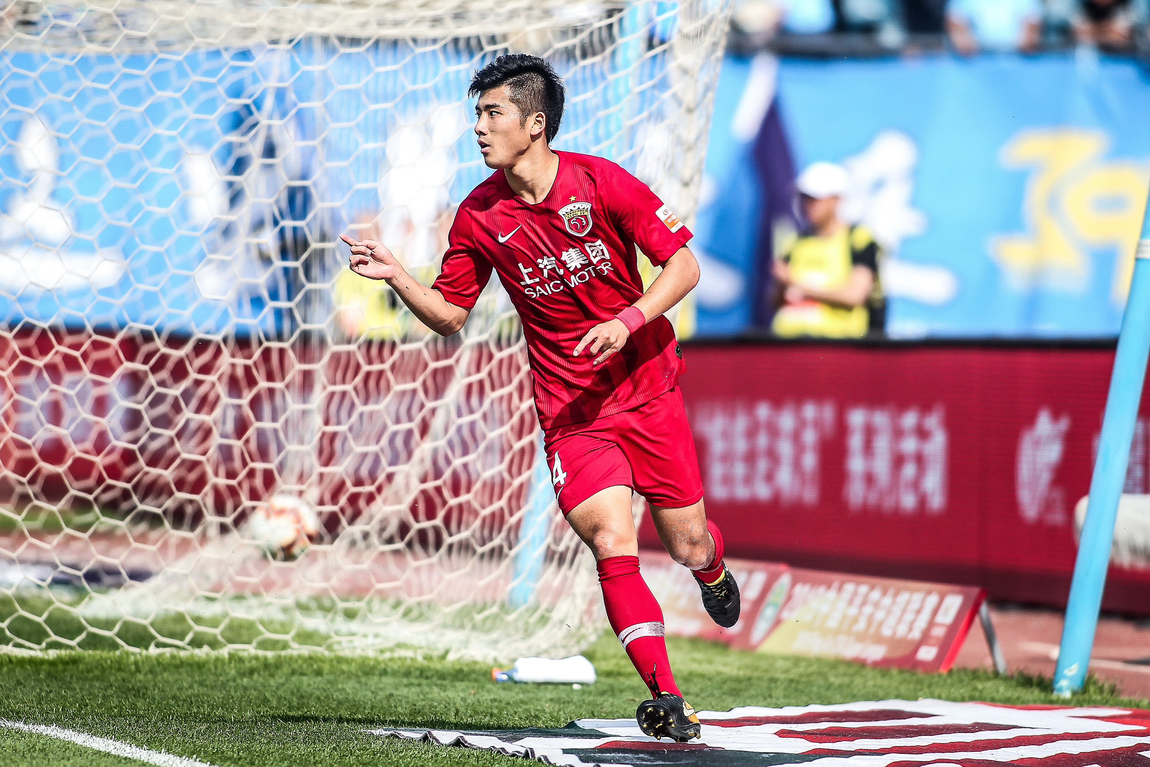 罗马诺：曼联与加拉格尔团队保持联系，马竞坚持要求永久转会（罗马诺：曼联持续与加拉格尔团队对话，马竞仅接受永久转会）