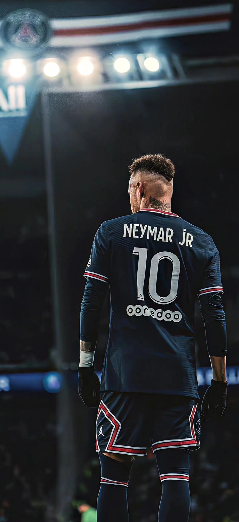 罗马诺：曼联已与内维斯的经纪人交谈，但还没有和新月正式谈判（罗马诺：曼联已接触内维斯经纪人，暂未与新月展开正式谈判）