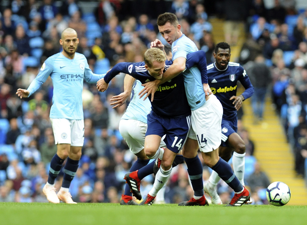 德甲半场：努萨禁区内倒地未判，门兴0-0莱比锡（德甲半场战报：门兴0-0莱比锡，努萨禁区倒地未获判罚）