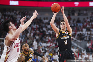 切尔西1-1阿森纳！凯塞多染红，查洛巴破门，梅里诺救主（切尔西战平阿森纳1-1：凯塞多染红，查洛巴建功，梅里诺扳平）