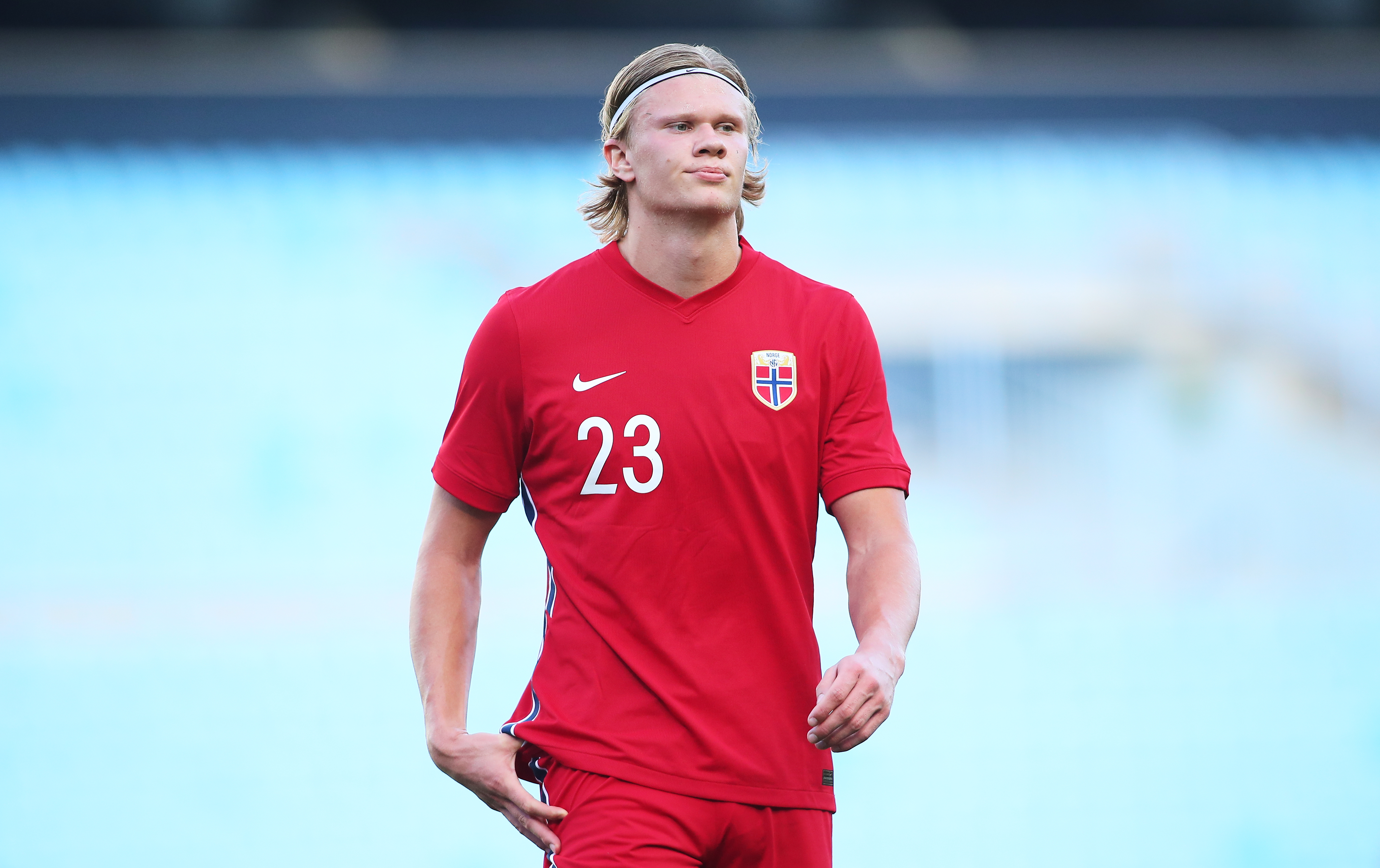 欧冠92年改制后戴帽数前10：梅西、C罗8次第1，姆巴佩5次第4（1992年欧冠改制以来帽子戏法前十：梅西与C罗各8次并列第1，姆巴佩5次第4）