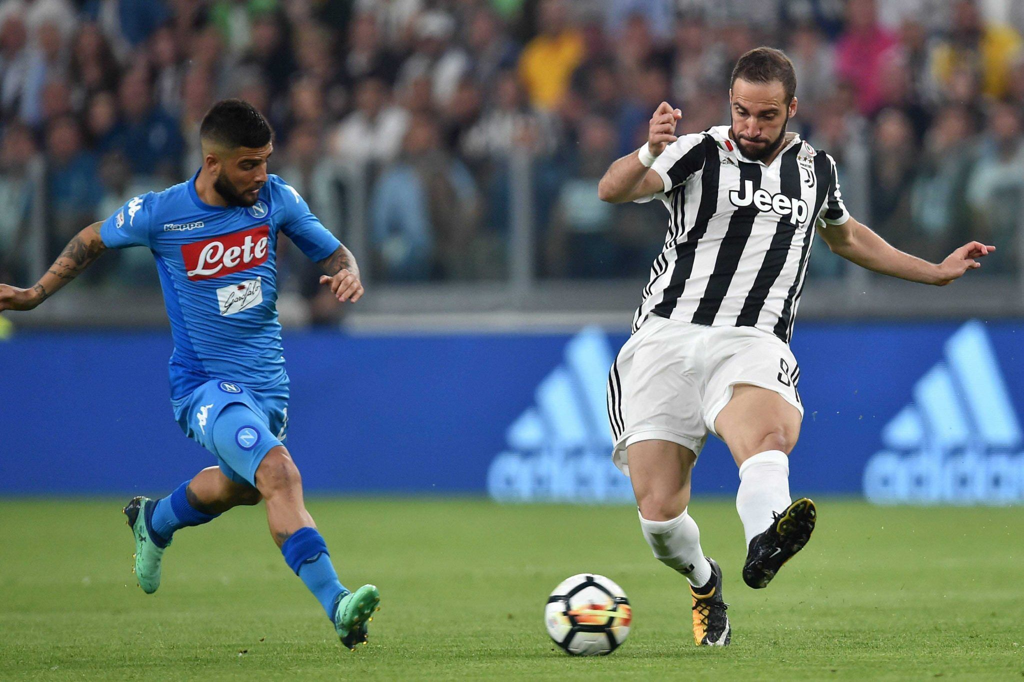 篮球湖人球员社媒晒训练日常（湖人球员在社交平台晒日常训练）