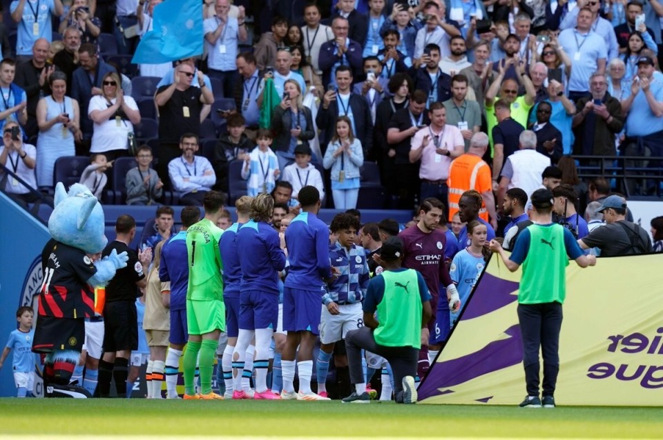 阿莱格里：赢德比是因为门将发挥的运气？门将又不能互换（阿莱格里：把德比胜利归因于门将的运气？门将可不是能互换的）